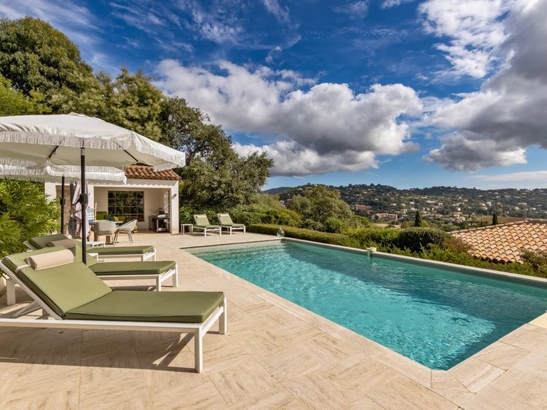 Villa for Sale in La Croix Valmer, St. Tropez, Grimaud Area 2