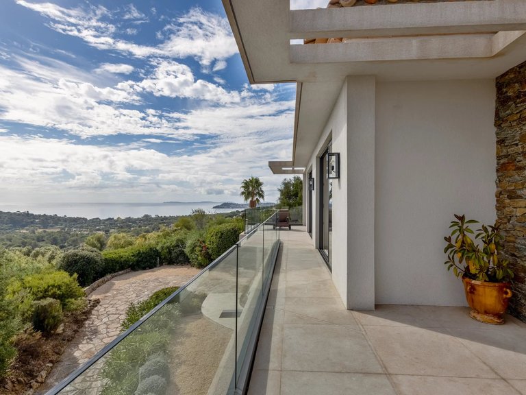 Villa for Sale in La Croix Valmer, St. Tropez, Grimaud Area 12