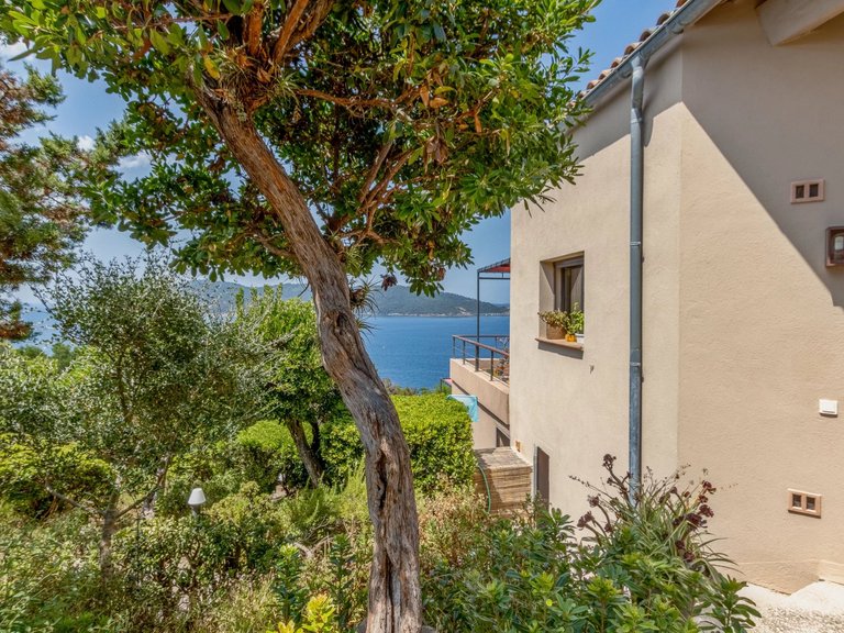 Villa for Sale in Ile Du Levant, Provence Coast (cassis To Cavalaire) 19