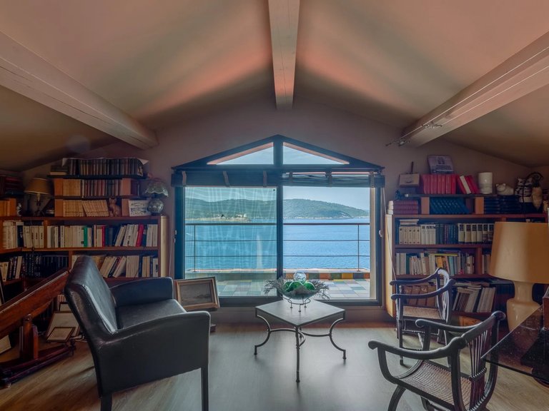 Villa for Sale in Ile Du Levant, Provence Coast (cassis To Cavalaire) 4