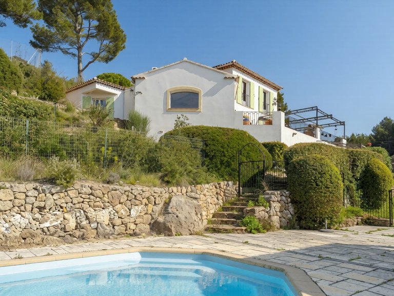 Villa for Sale in La Cadiere D Azur, Provence Coast (cassis To Cavalaire) 2