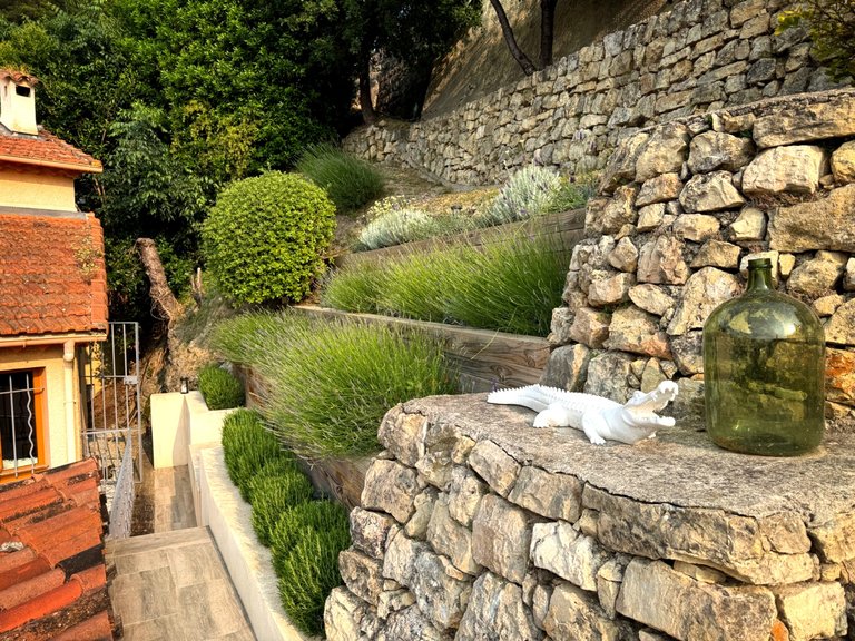 Villa for Sale in Grasse, Mougins, Valbonne, Grasse Area 18