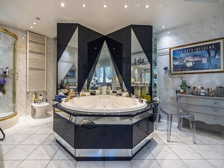 Villa for Sale in Bouc Bel Air, Marseille & Cote Bleu 13