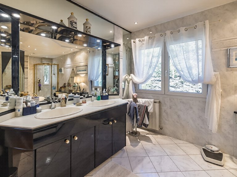 Villa for Sale in Bouc Bel Air, Marseille & Cote Bleu 14