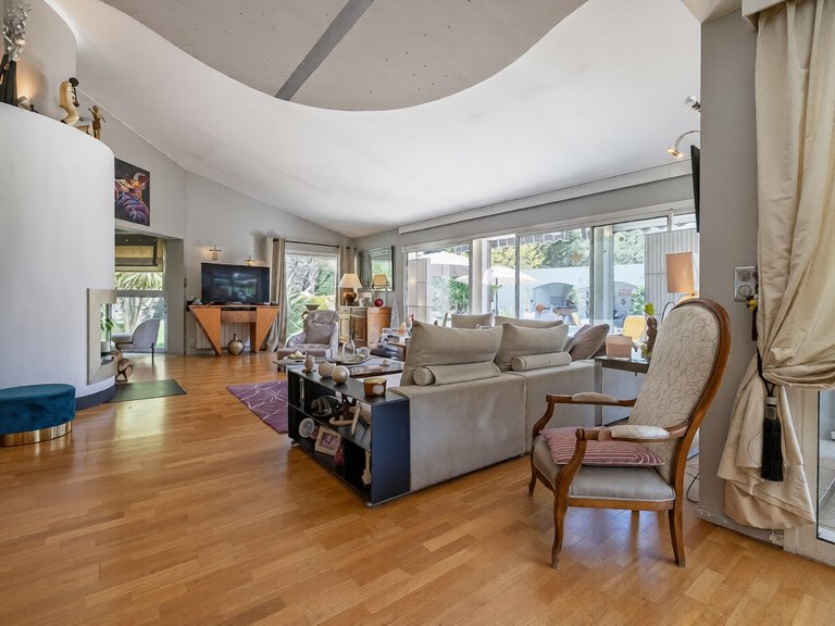 Villa for Sale in Bouc Bel Air, Marseille & Cote Bleu 5