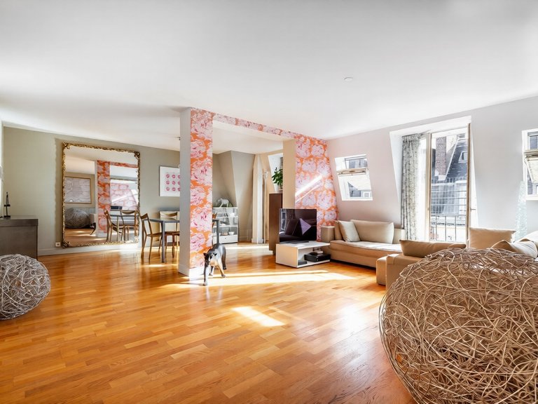 Apartment for Sale in 8th (golden Triangle - Parc Monceau), Golden Triangle - Trocadéro (8th - 16th) 2