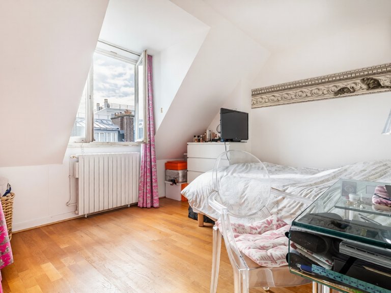Apartment for Sale in 8th (golden Triangle - Parc Monceau), Golden Triangle - Trocadéro (8th - 16th) 9