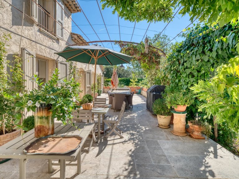 Villa for Sale in Valbonne, Mougins, Valbonne, Grasse Area 3