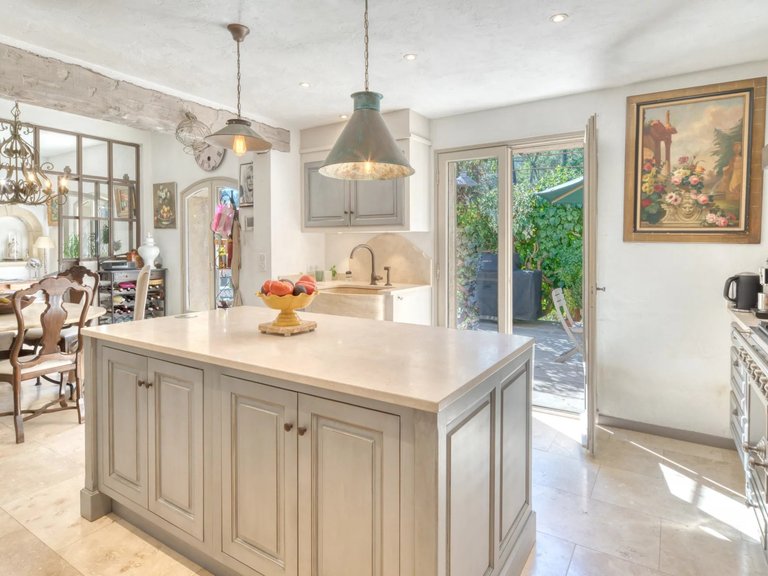 Villa for Sale in Valbonne, Mougins, Valbonne, Grasse Area 8