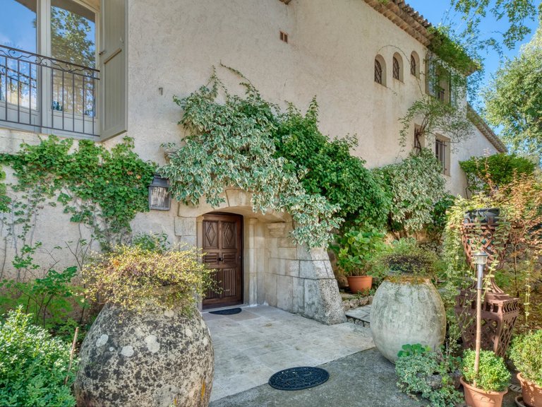 Villa for Sale in Valbonne, Mougins, Valbonne, Grasse Area 9