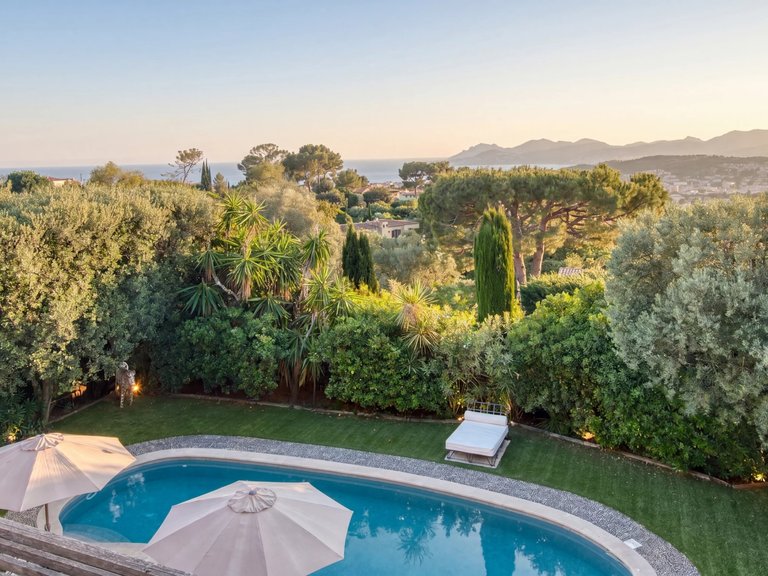 Villa for Sale in Le Cannet, Cannes Area 1