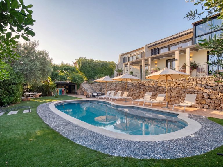 Villa for Sale in Le Cannet, Cannes Area 2