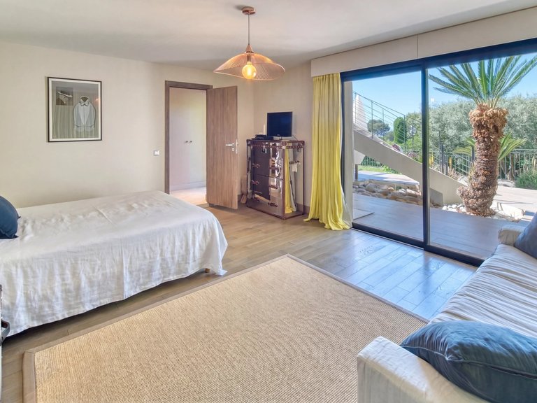Villa for Sale in Le Cannet, Cannes Area 11