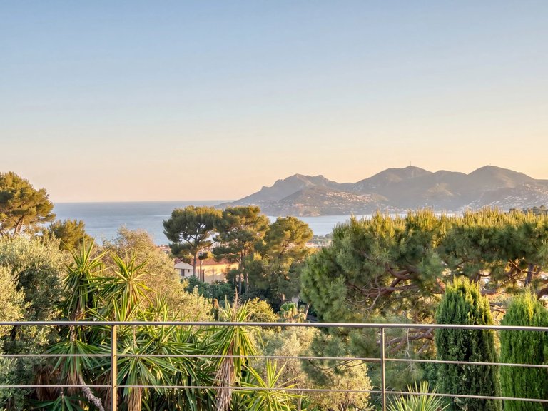 Villa for Sale in Le Cannet, Cannes Area 3