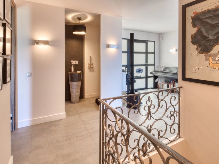 Villa for Sale in Le Cannet, Cannes Area 8