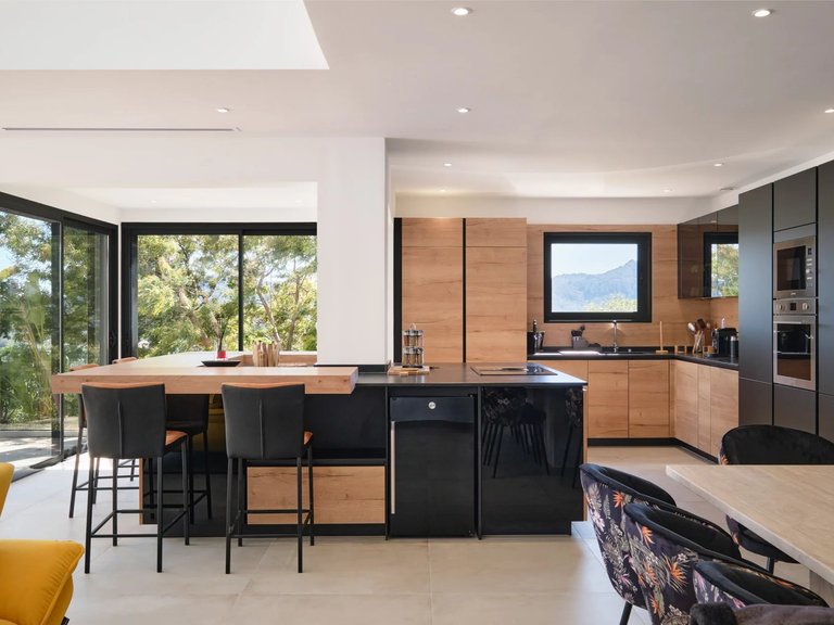 Villa for Sale in Mandelieu La Napoule, Cannes Area 5
