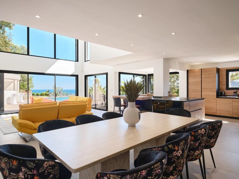 Villa for Sale in Mandelieu La Napoule, Cannes Area 8