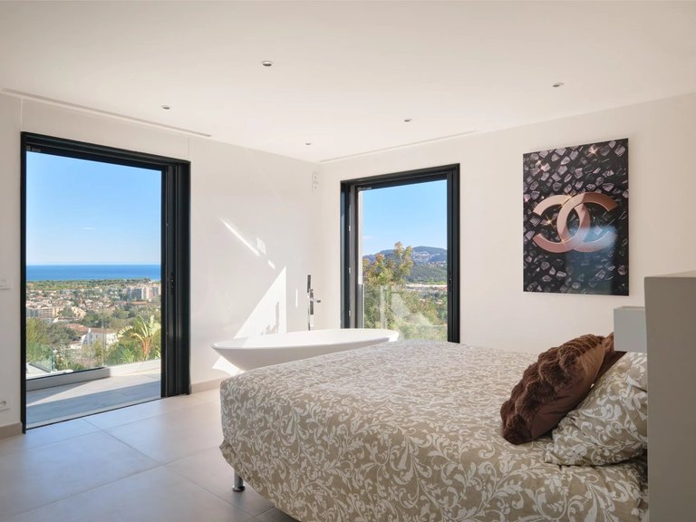 Villa for Sale in Mandelieu La Napoule, Cannes Area 10