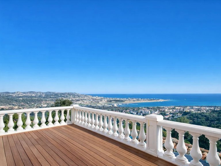 Villa for Sale in Mandelieu La Napoule, Cannes Area 2