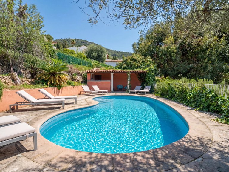 Villa for Sale in Mandelieu La Napoule, Cannes Area 4