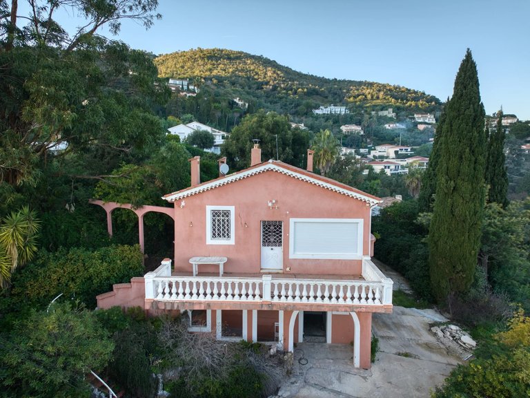 Villa for Sale in Mandelieu La Napoule, Cannes Area 5