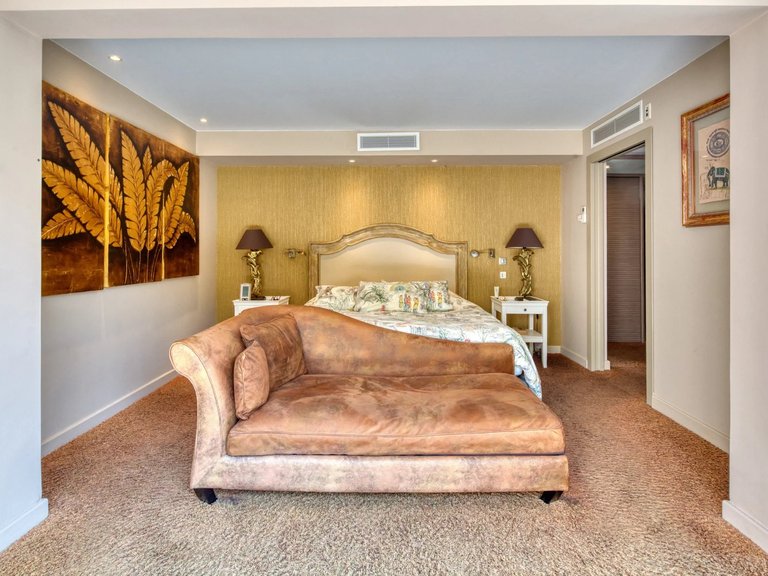 Villa for Sale in Mandelieu La Napoule, Cannes Area 15