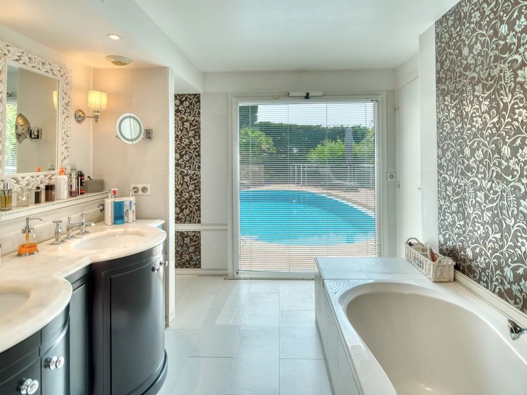 Villa for Sale in Mandelieu La Napoule, Cannes Area 17