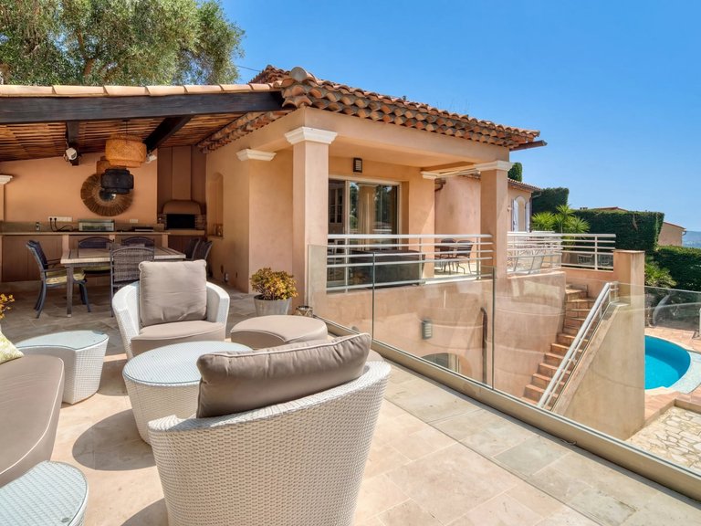 Villa for Sale in Mandelieu La Napoule, Cannes Area 3