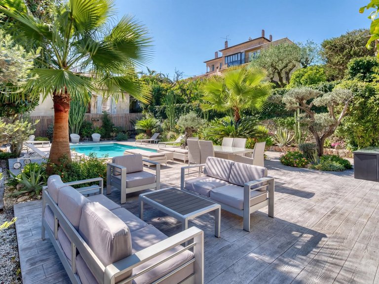 Villa for Sale in Cannes, Cannes Area 3