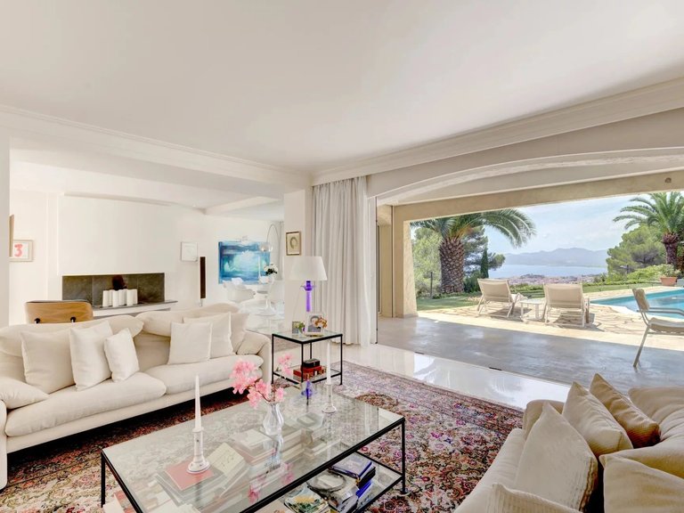 Villa for Sale in Cannes, Cannes Area 1