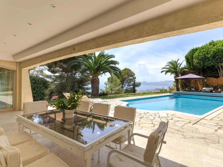 Villa for Sale in Cannes, Cannes Area 4