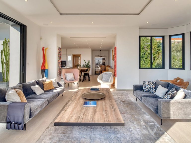 Villa for Sale in Cannes, Cannes Area 2