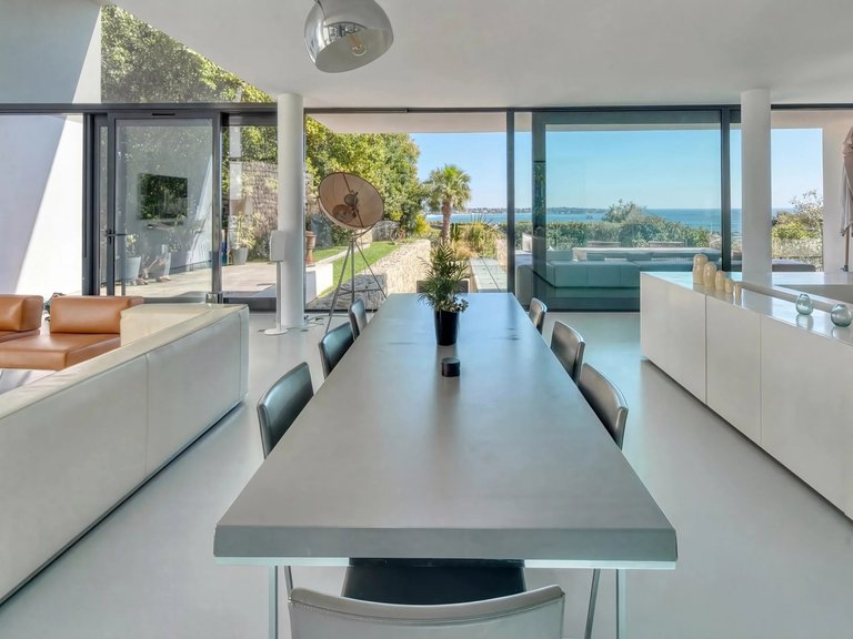 Villa for Sale in Le Golfe Juan, Antibes Area 2