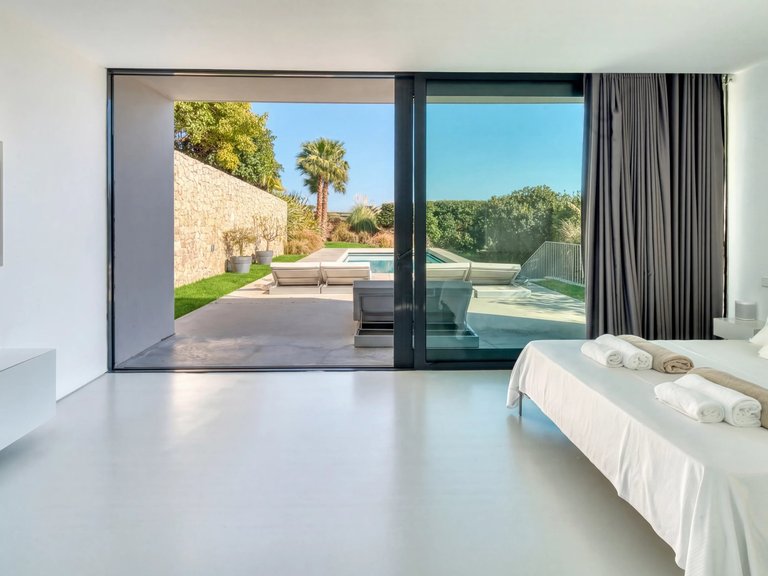 Villa for Sale in Le Golfe Juan, Antibes Area 4