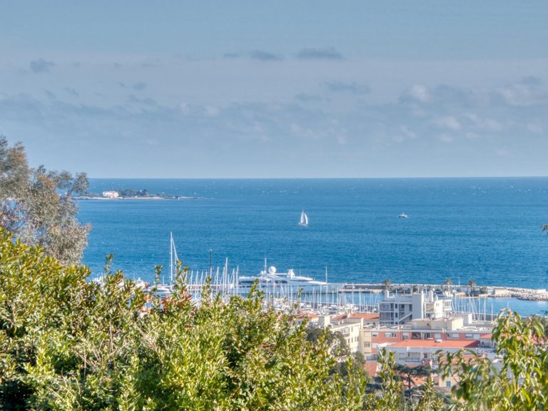 Villa for Sale in Le Golfe Juan, Antibes Area 6