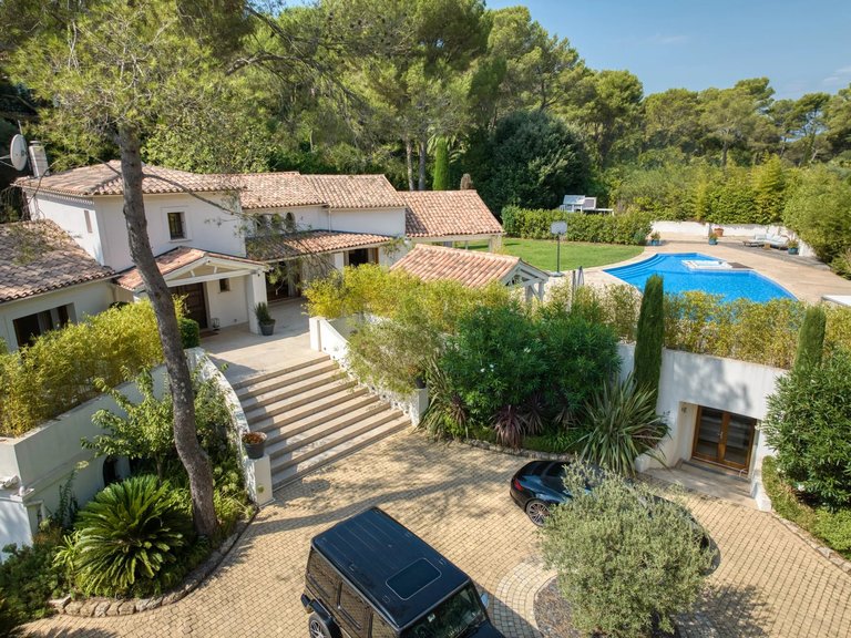 Villa for Sale in Mougins, Mougins, Valbonne, Grasse Area 2