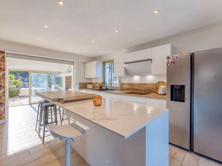 Villa for Sale in Valbonne, Mougins, Valbonne, Grasse Area 4