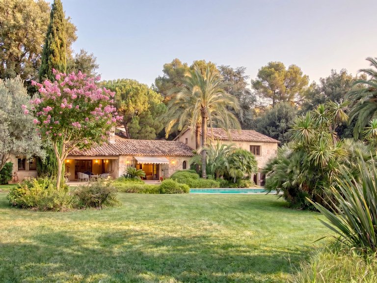 Villa for Sale in St Paul, Vence, St. Paul Area 2