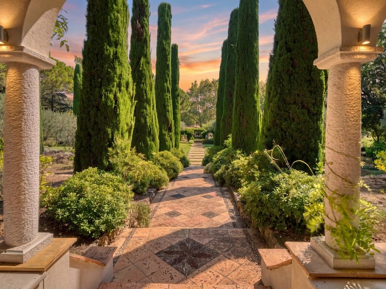 Villa for Sale in St Paul, Vence, St. Paul Area 13