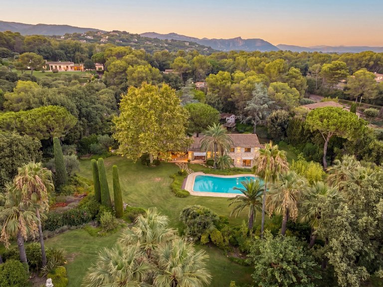 Villa for Sale in St Paul, Vence, St. Paul Area 6