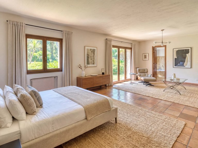 Villa for Sale in St Paul, Vence, St. Paul Area 8