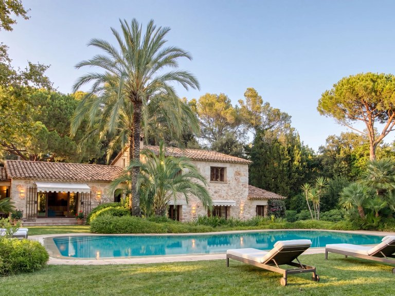 Villa for Sale in St Paul, Vence, St. Paul Area 10