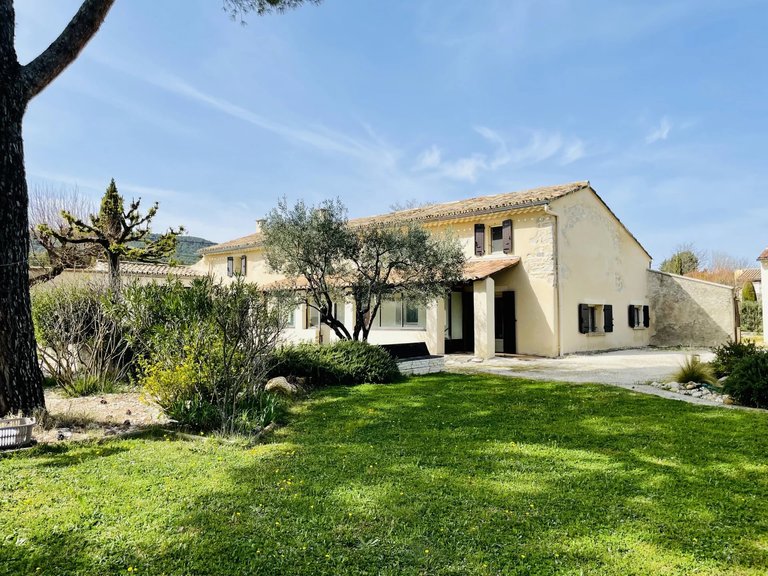 Villa for Sale in Roaix, Avignon And North Provence 2