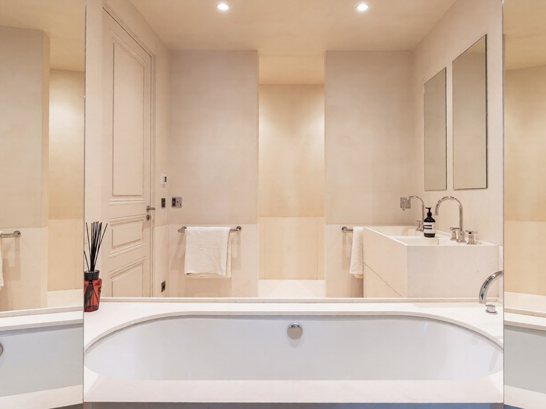 Apartment for Sale in 16th (trocadéro - Etoile - Passy), Golden Triangle - Trocadéro (8th - 16th) 12