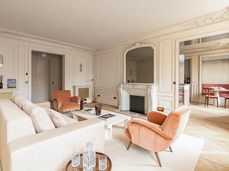 Apartment for Sale in 16th (trocadéro - Etoile - Passy), Golden Triangle - Trocadéro (8th - 16th) 3