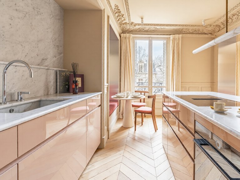 Apartment for Sale in 16th (trocadéro - Etoile - Passy), Golden Triangle - Trocadéro (8th - 16th) 5