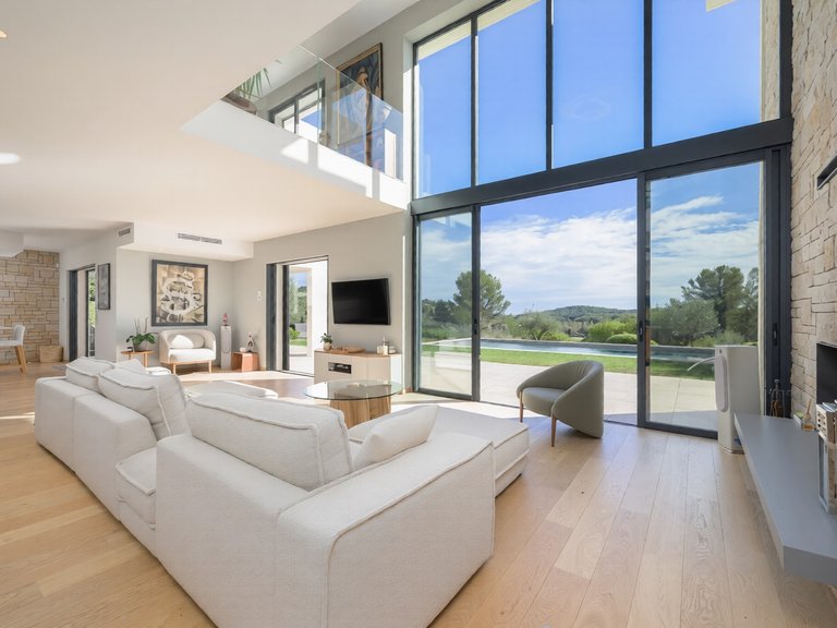 Villa for Sale in Valbonne, Mougins, Valbonne, Grasse Area 2