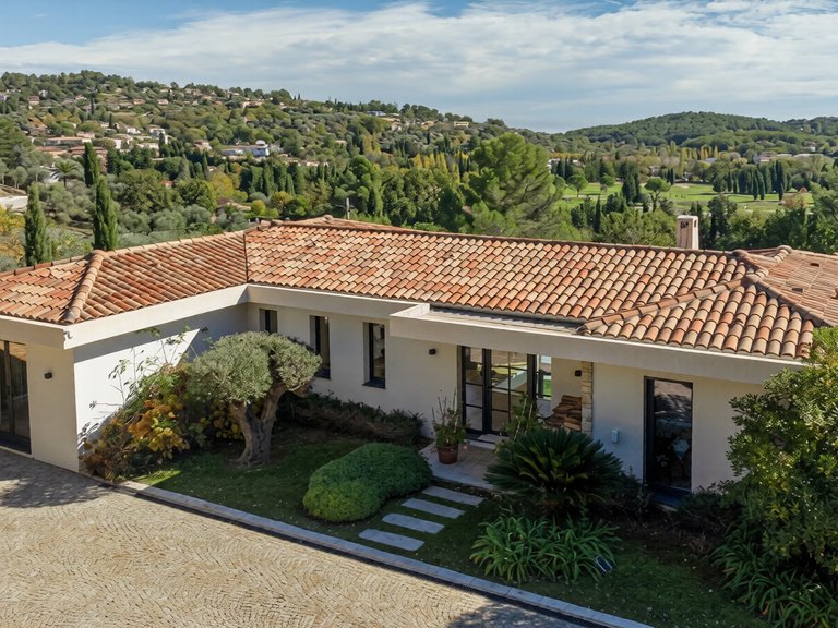 Villa for Sale in Valbonne, Mougins, Valbonne, Grasse Area 14