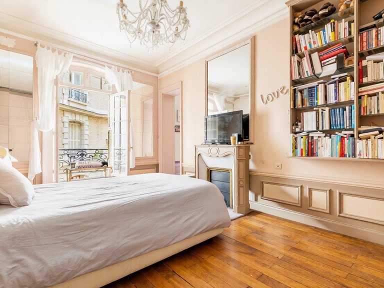 Apartment for Sale in 16th (trocadéro - Etoile - Passy), Golden Triangle - Trocadéro (8th - 16th) 7