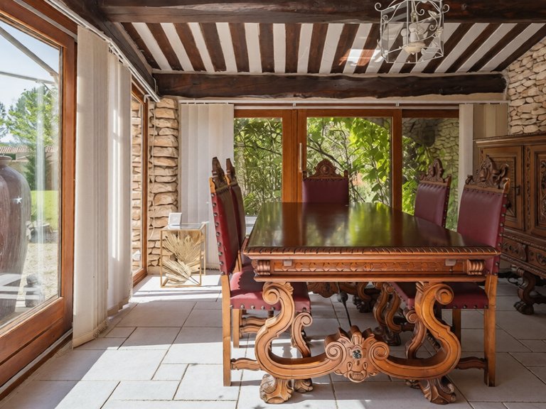 Villa for Sale in Gordes, The Luberon / Vaucluse 5